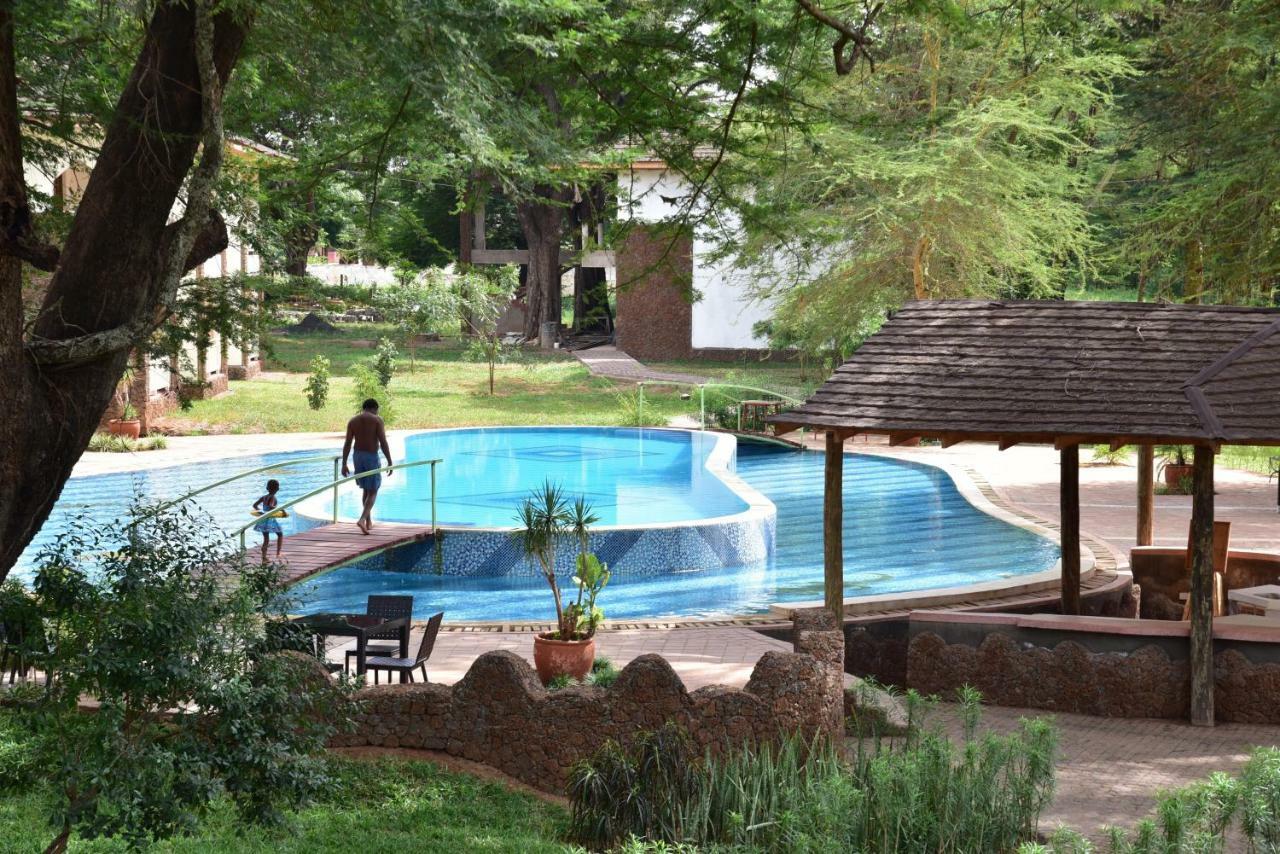 Hunters Lodge Twaandu Extérieur photo